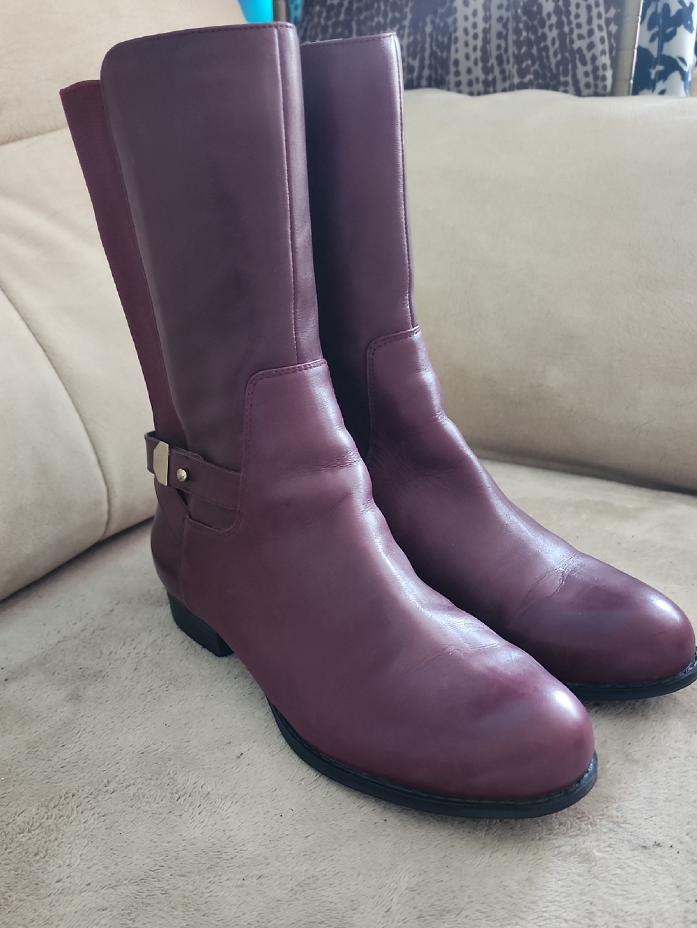 New Conditon Isaac Mizrahi Burgundy Mid-Calf Leather Boots